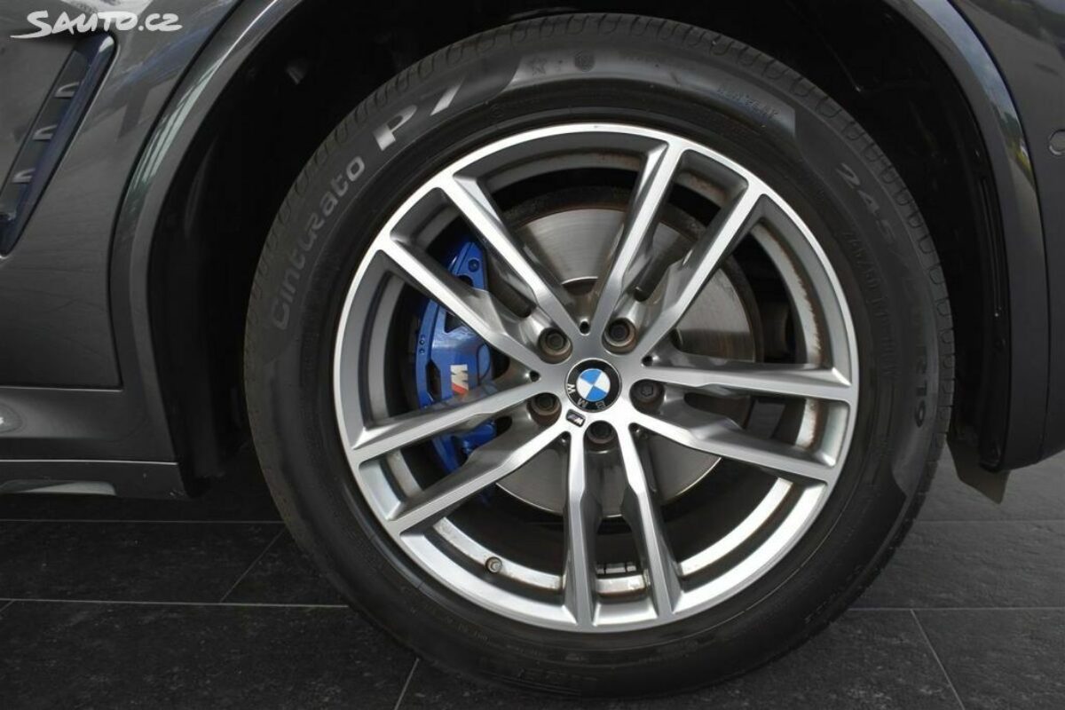 Fotografie vozu - klik pro zvětšení