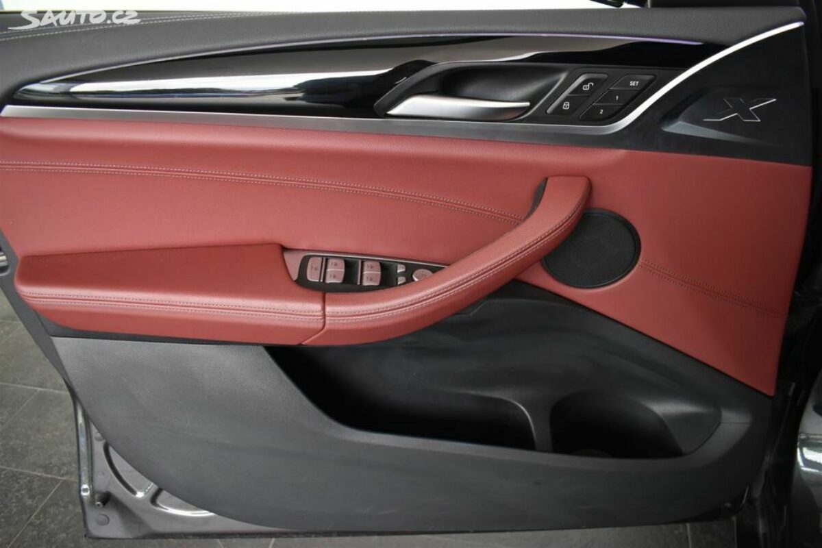 Fotografie vozu - klik pro zvětšení