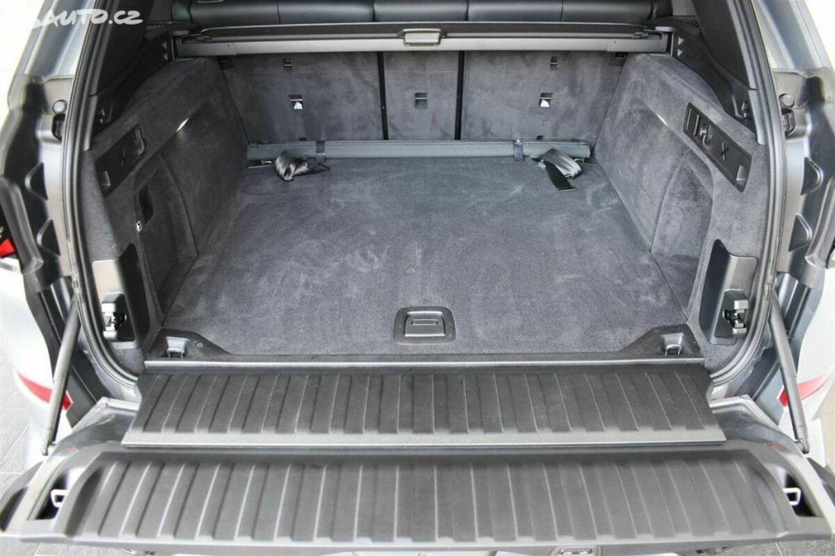 Fotografie vozu - klik pro zvětšení