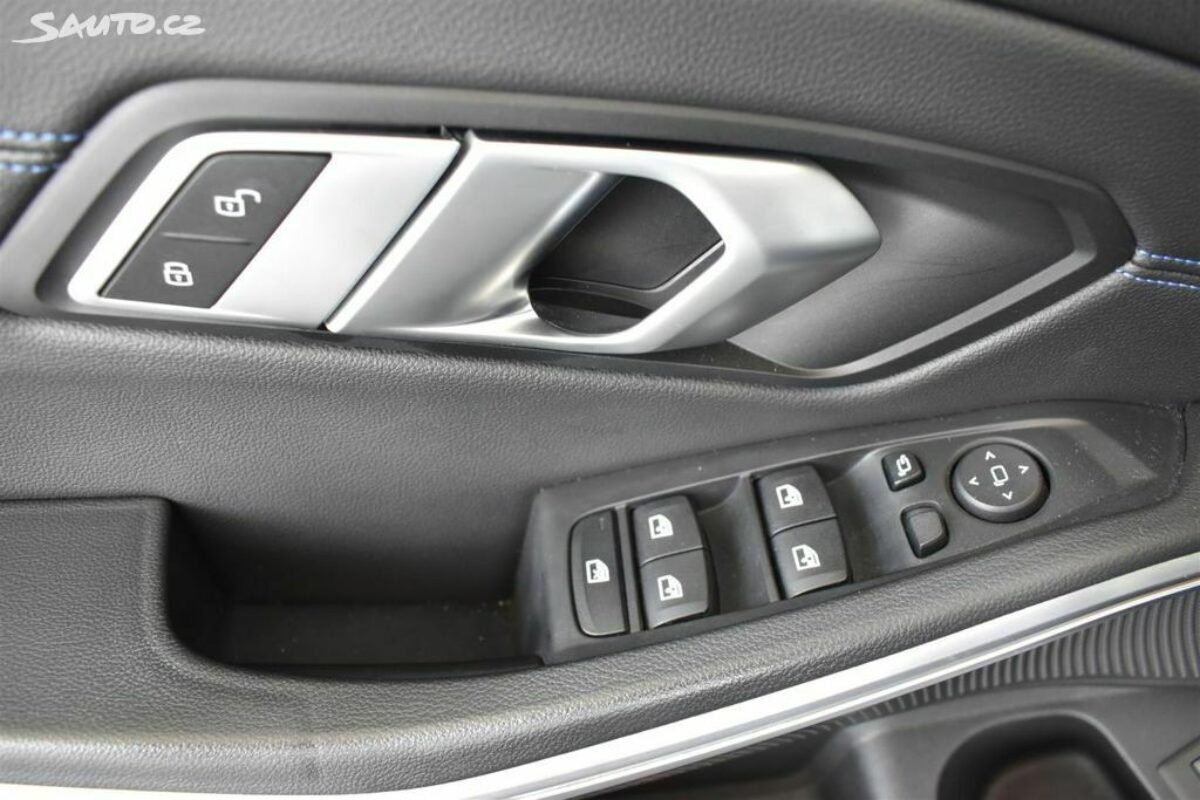 Fotografie vozu - klik pro zvětšení