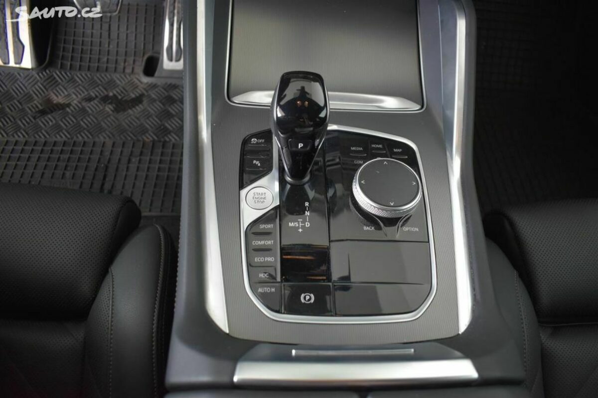 Fotografie vozu - klik pro zvětšení