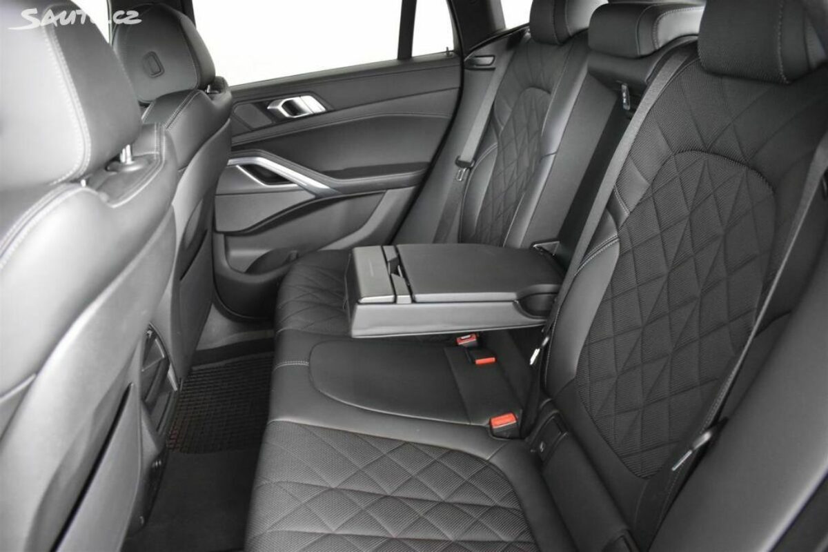 Fotografie vozu - klik pro zvětšení