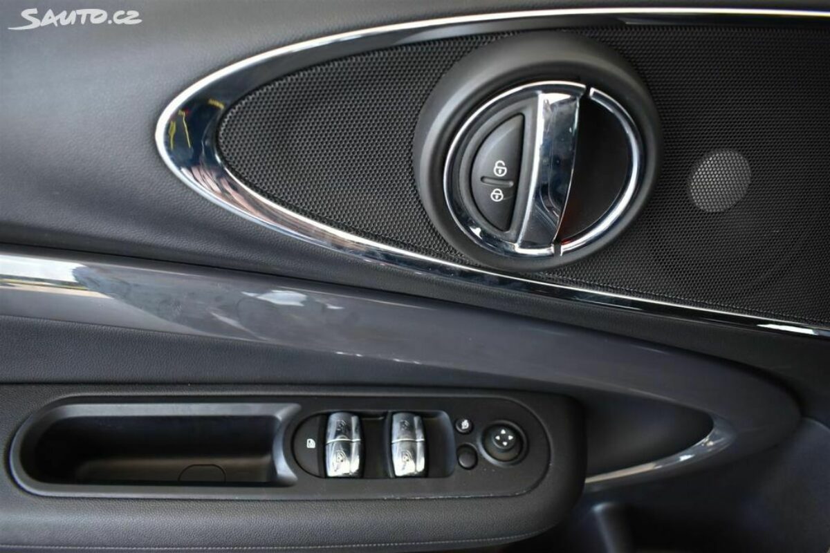 Fotografie vozu - klik pro zvětšení