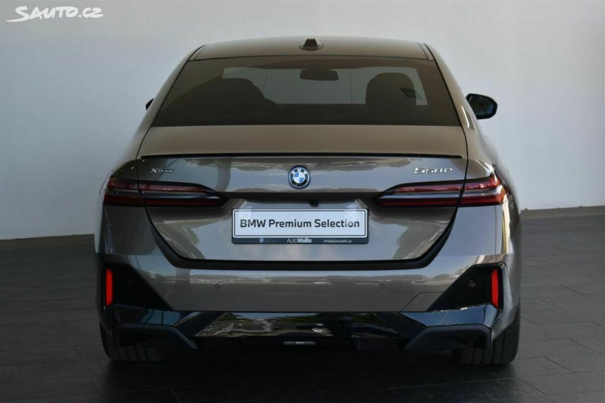 Fotografie vozu - klik pro zvětšení