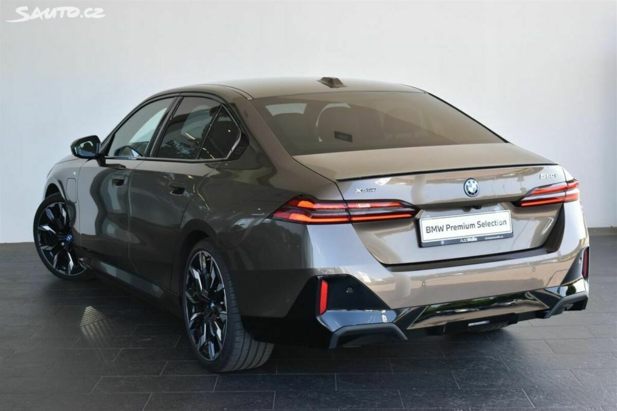 Fotografie vozu - klik pro zvětšení