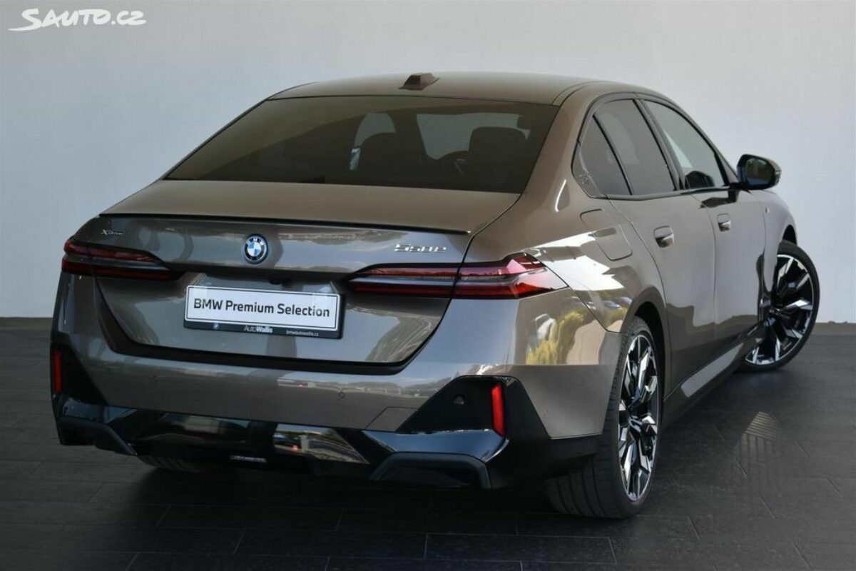 Fotografie vozu - klik pro zvětšení