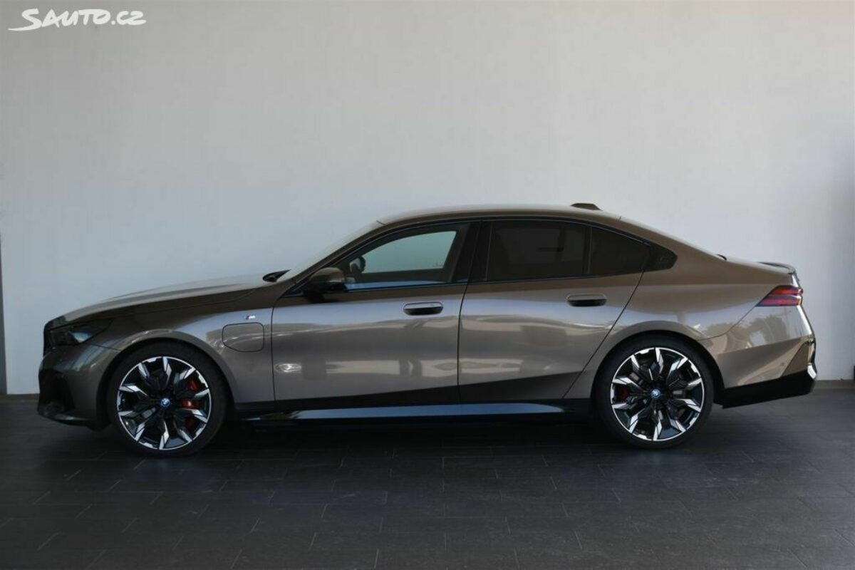 Fotografie vozu - klik pro zvětšení