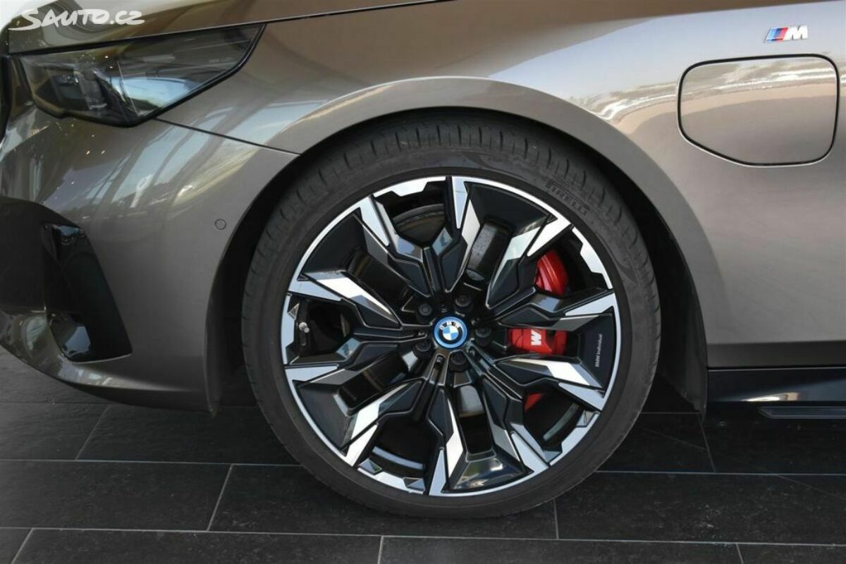 Fotografie vozu - klik pro zvětšení