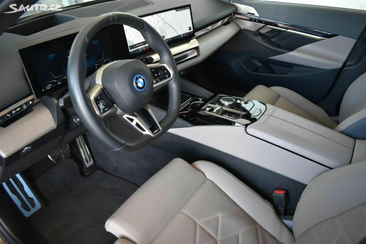 Fotografie vozu - klik pro zvětšení