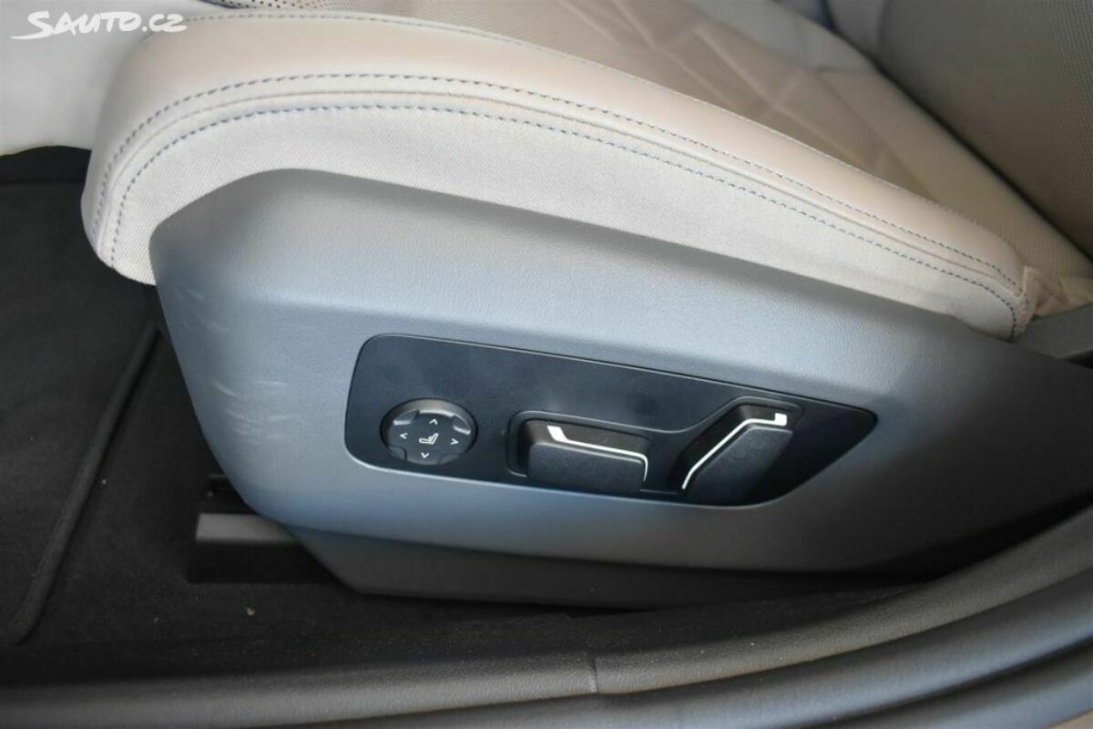 Fotografie vozu - klik pro zvětšení