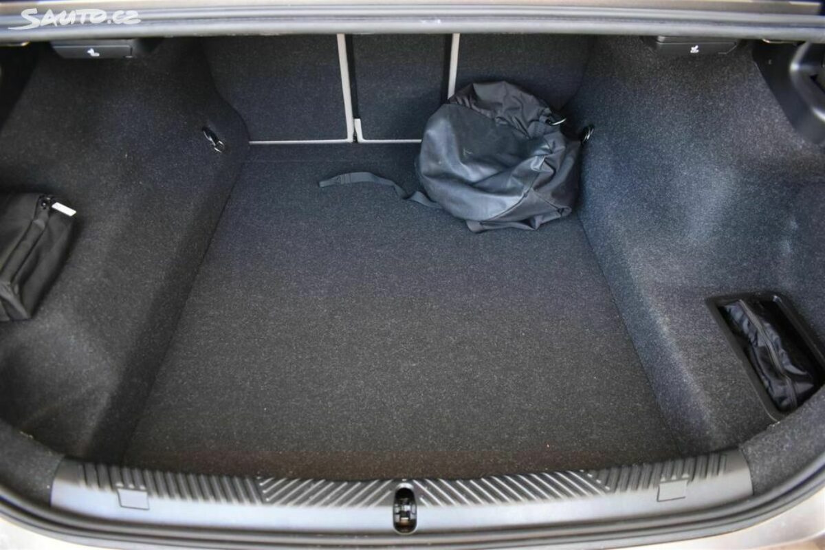 Fotografie vozu - klik pro zvětšení