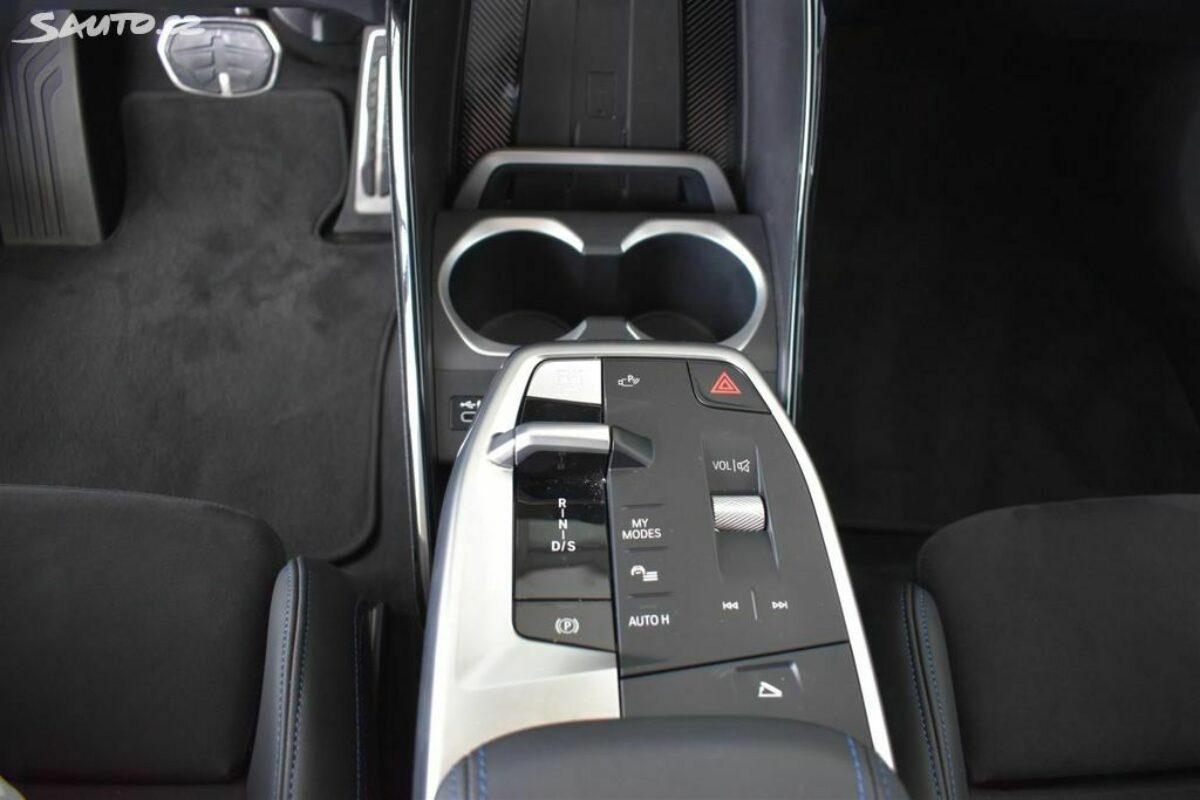 Fotografie vozu - klik pro zvětšení