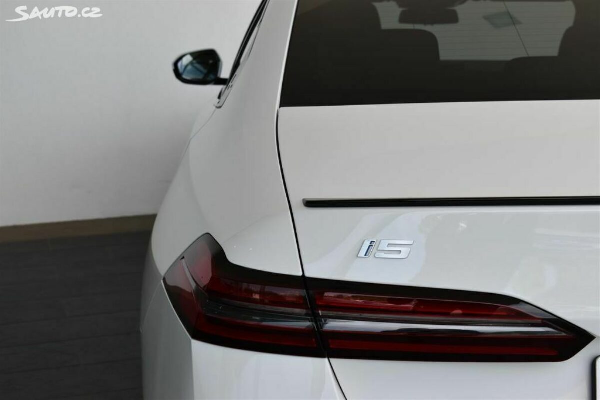 Fotografie vozu - klik pro zvětšení