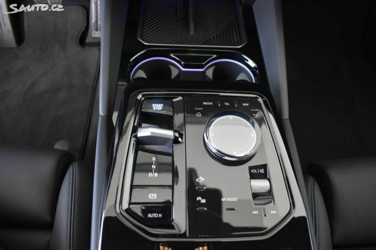 Fotografie vozu - klik pro zvětšení