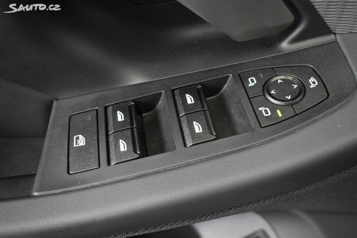 Fotografie vozu - klik pro zvětšení