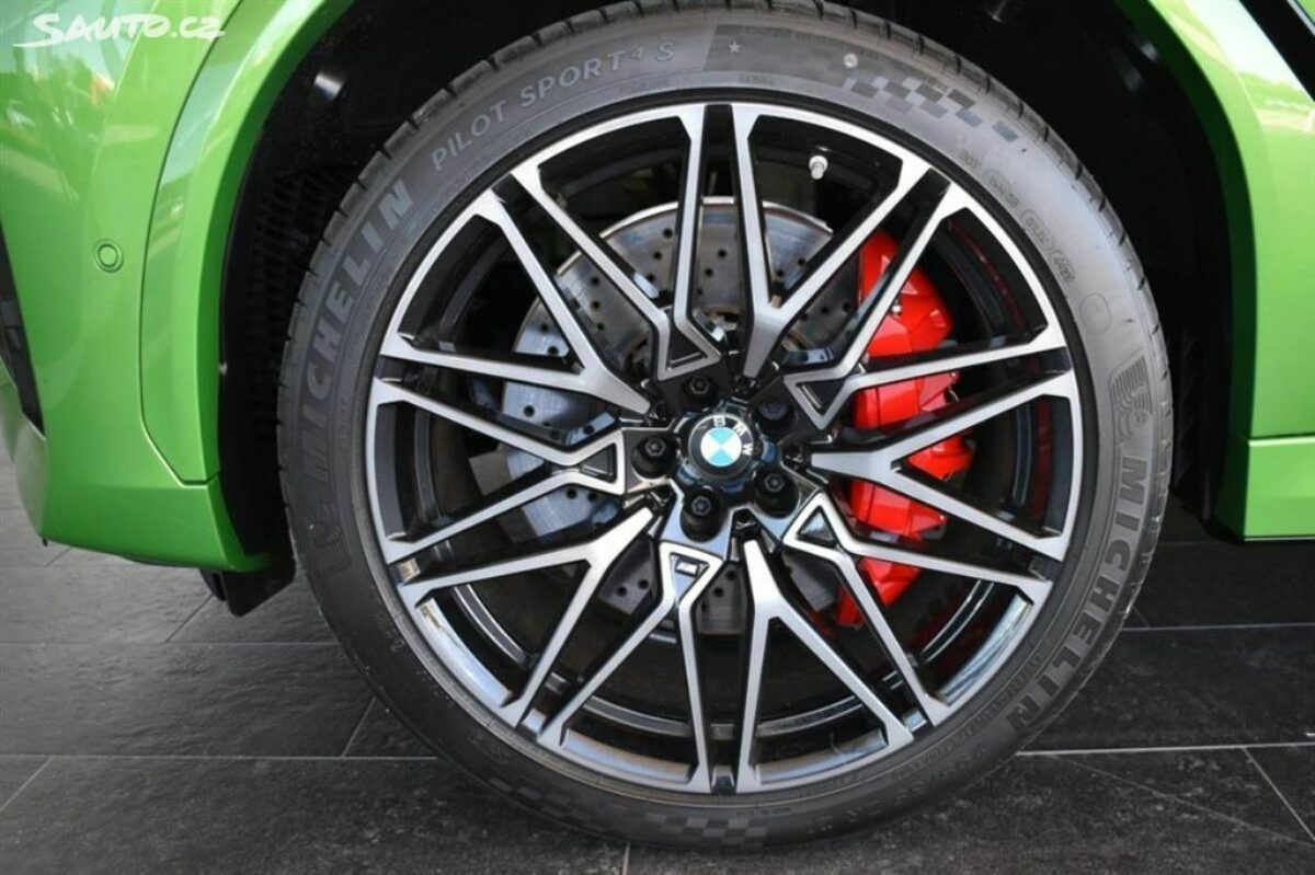 Fotografie vozu - klik pro zvětšení