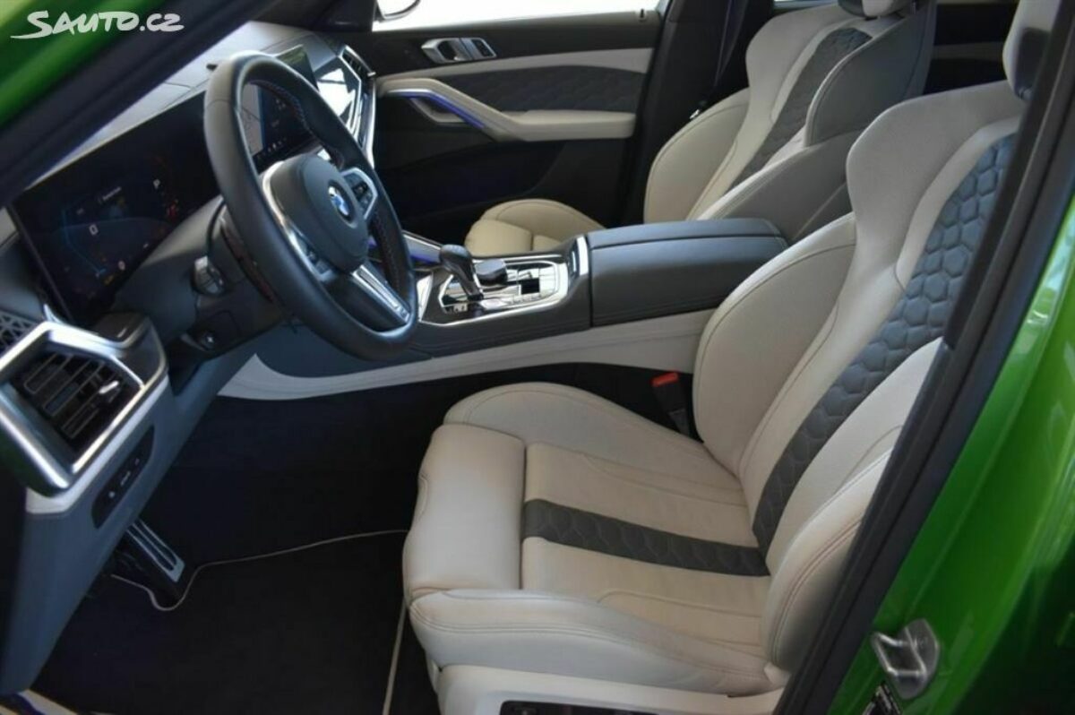 Fotografie vozu - klik pro zvětšení