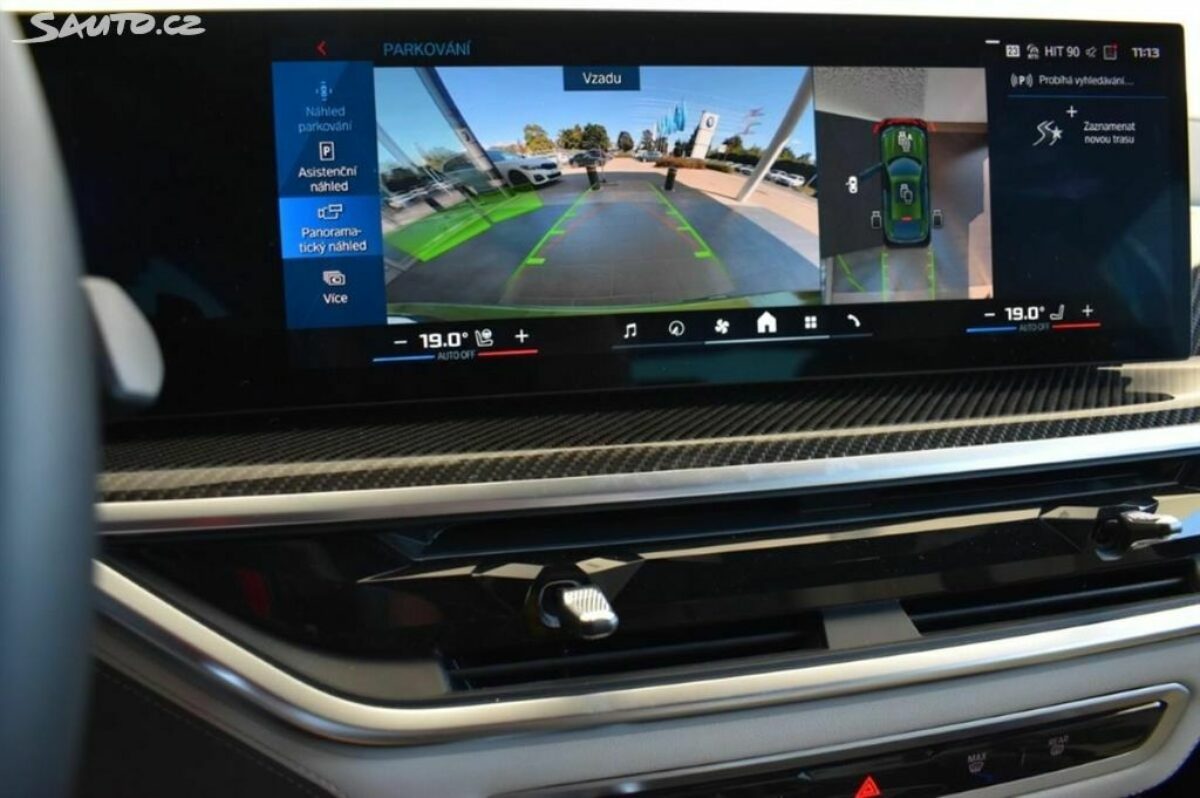 Fotografie vozu - klik pro zvětšení