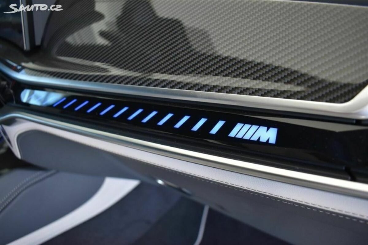 Fotografie vozu - klik pro zvětšení