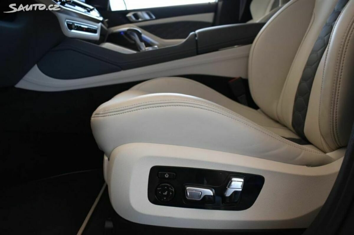 Fotografie vozu - klik pro zvětšení