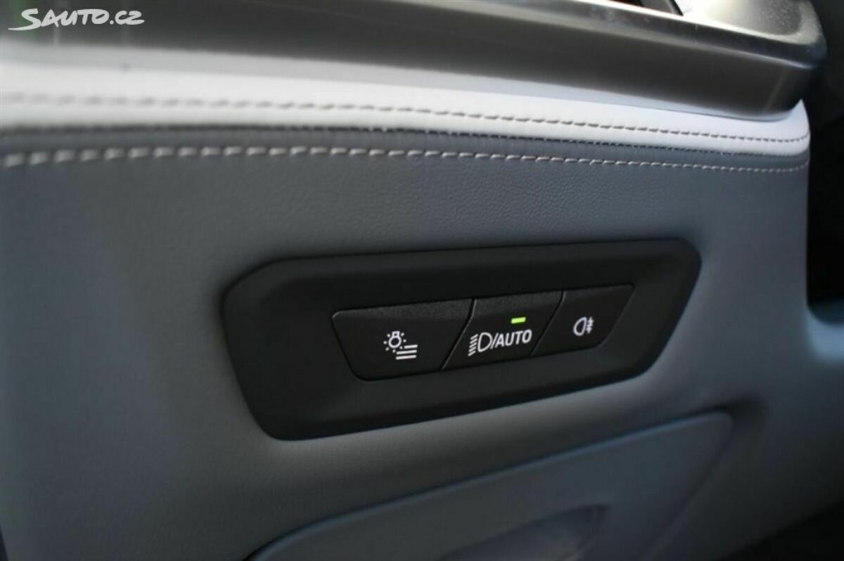 Fotografie vozu - klik pro zvětšení