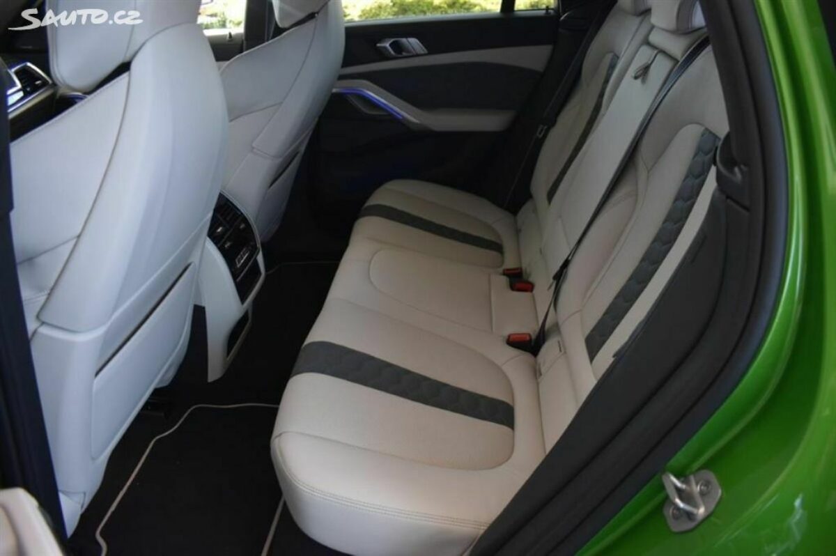 Fotografie vozu - klik pro zvětšení