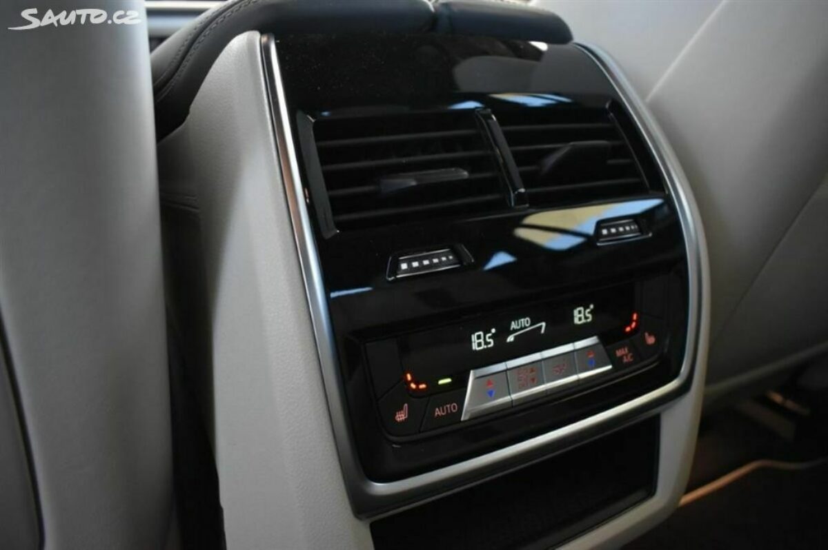 Fotografie vozu - klik pro zvětšení