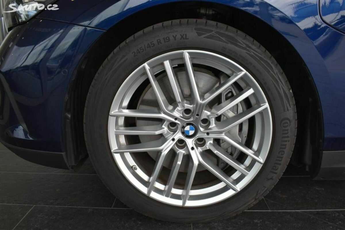 Fotografie vozu - klik pro zvětšení