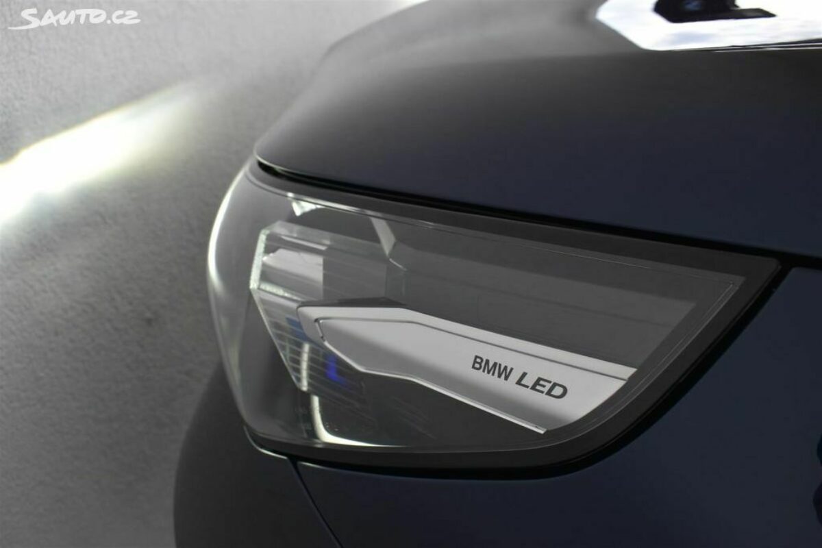 Fotografie vozu - klik pro zvětšení