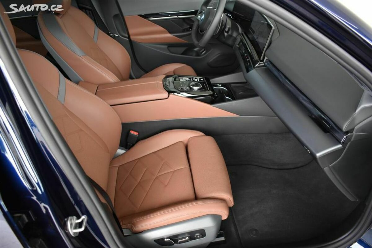 Fotografie vozu - klik pro zvětšení