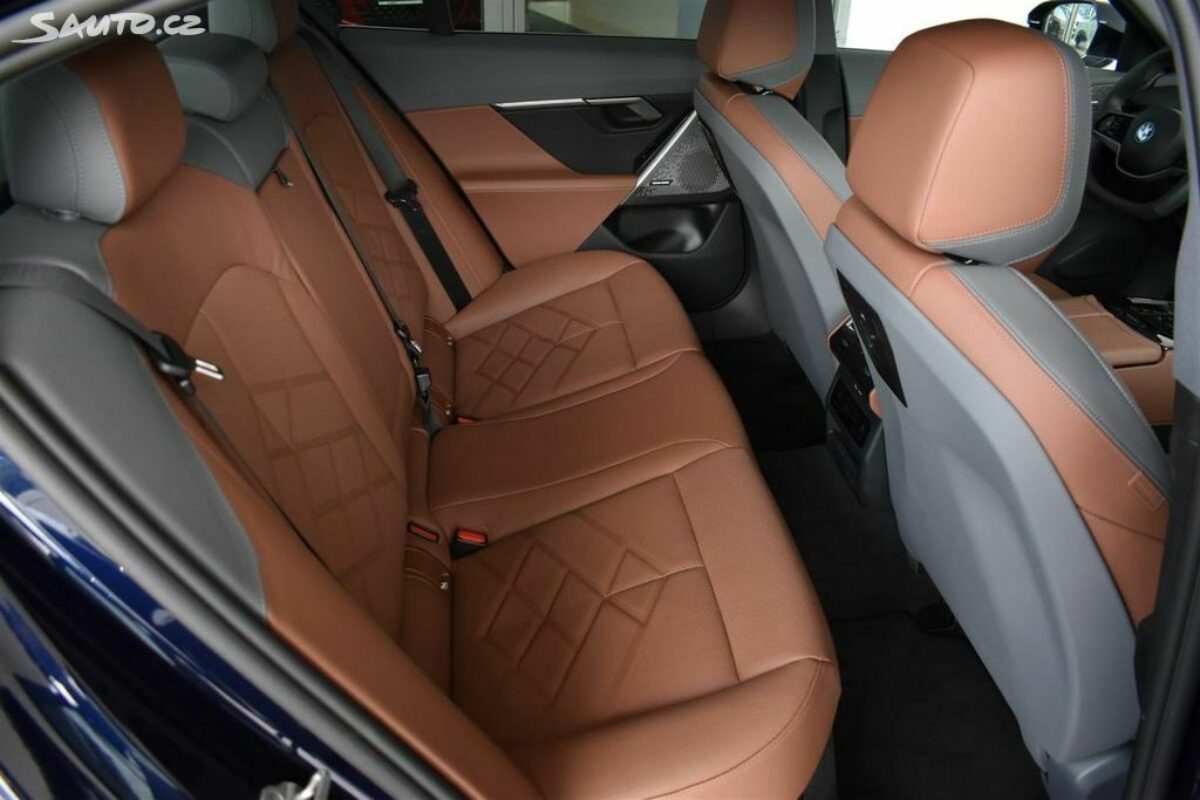 Fotografie vozu - klik pro zvětšení