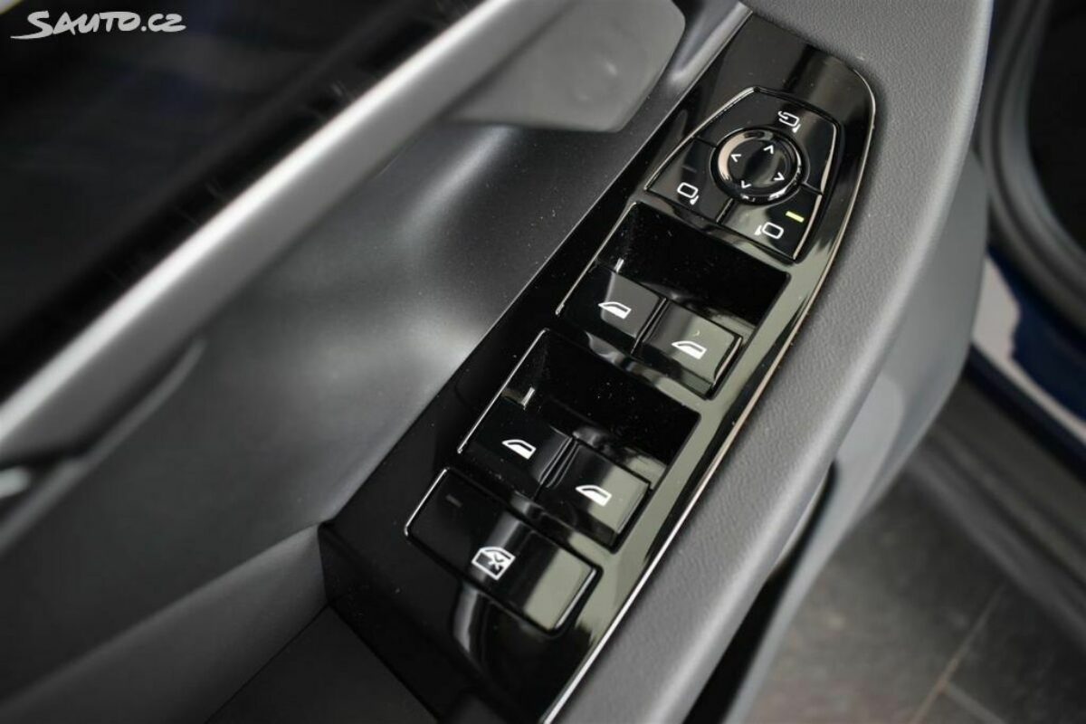 Fotografie vozu - klik pro zvětšení