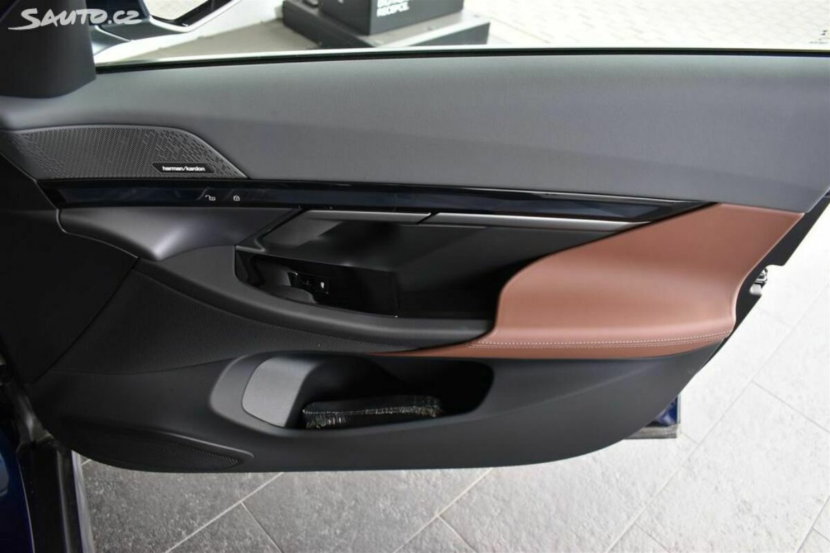 Fotografie vozu - klik pro zvětšení