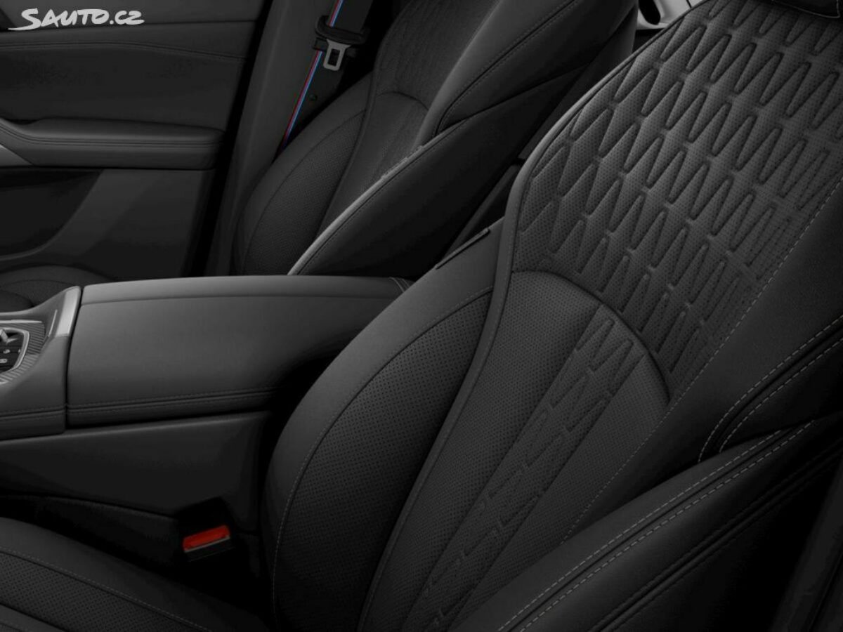 Fotografie vozu - klik pro zvětšení