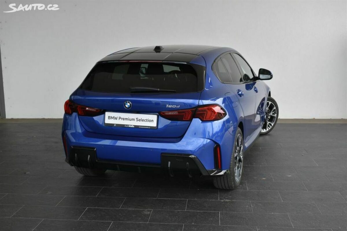 Fotografie vozu - klik pro zvětšení