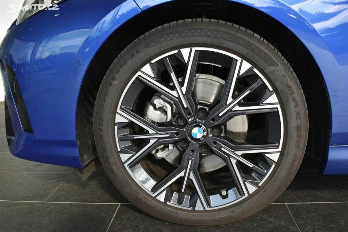 Fotografie vozu - klik pro zvětšení