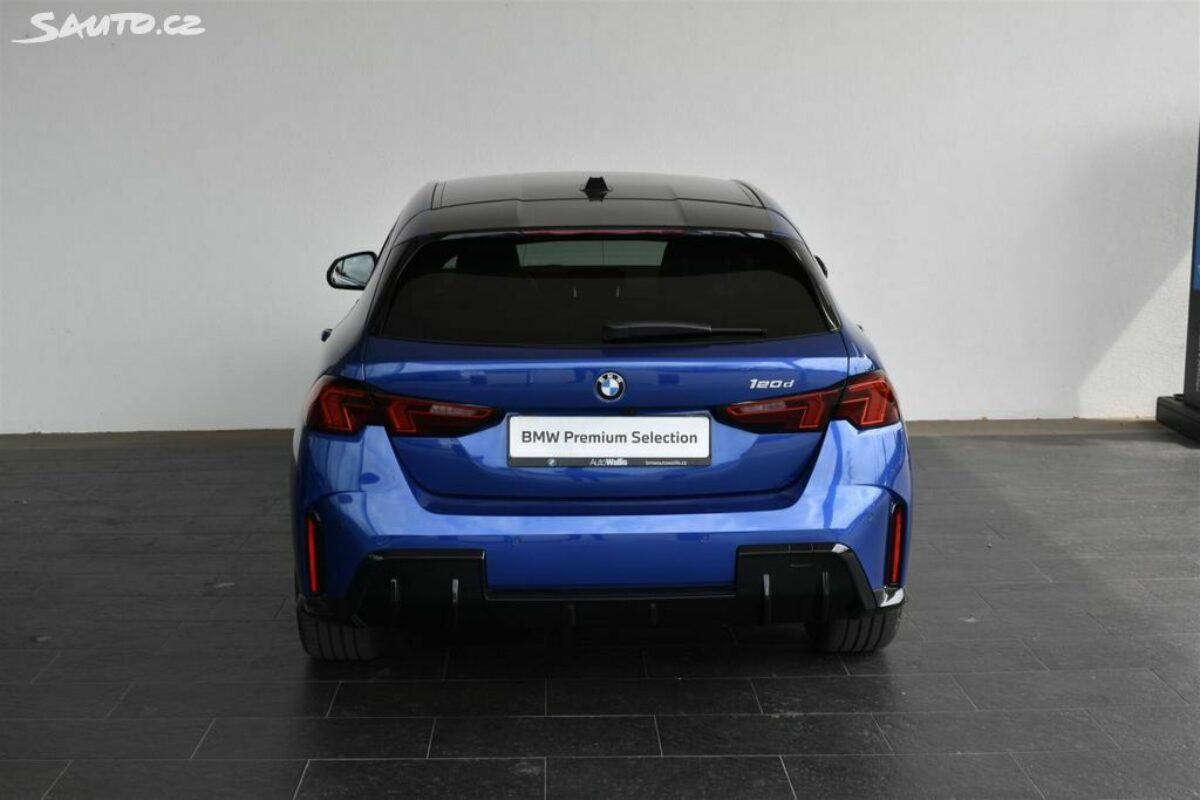 Fotografie vozu - klik pro zvětšení