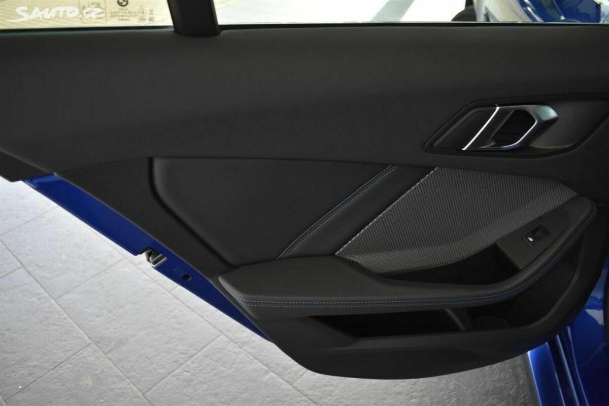 Fotografie vozu - klik pro zvětšení