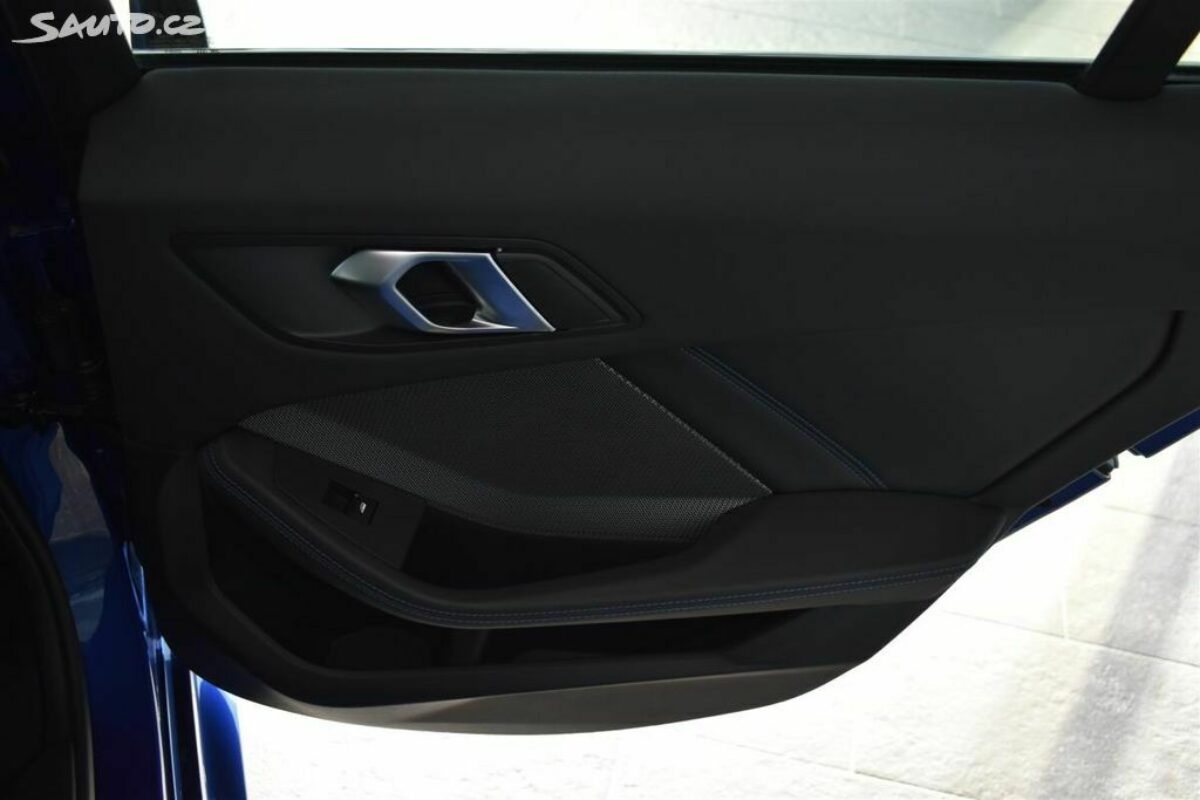 Fotografie vozu - klik pro zvětšení