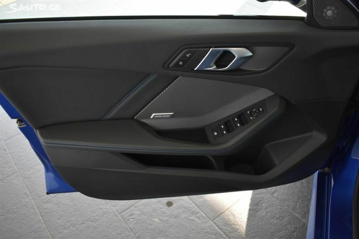 Fotografie vozu - klik pro zvětšení