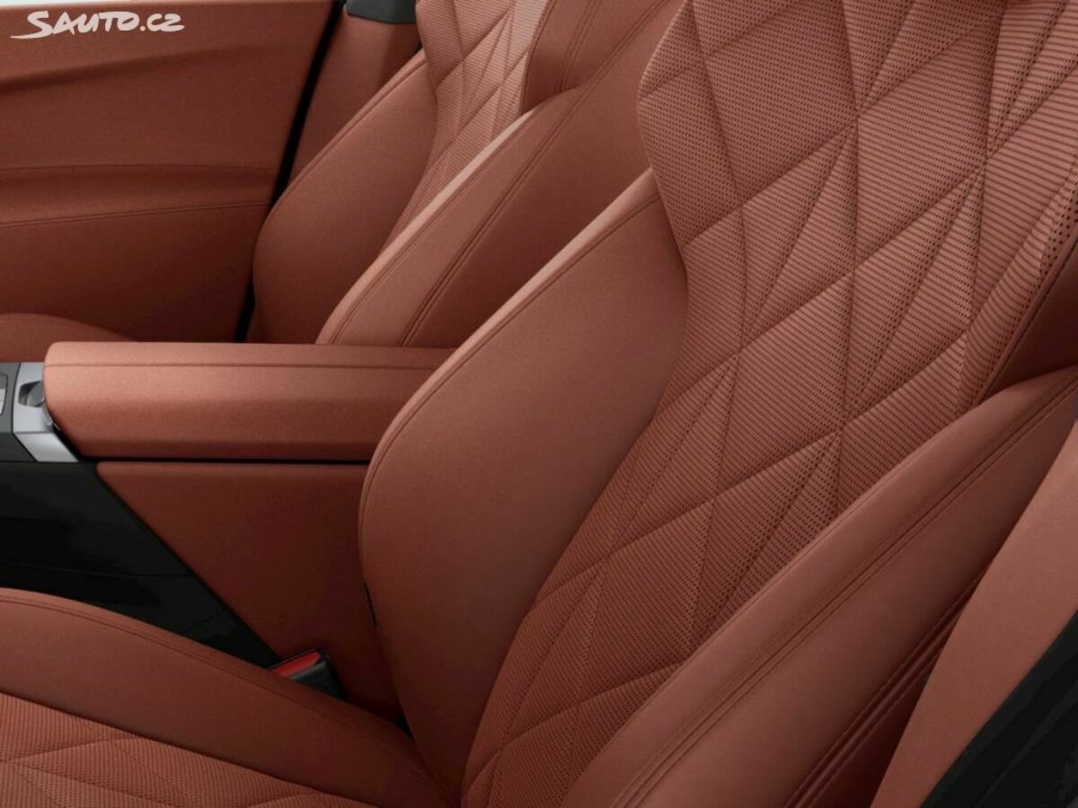 Fotografie vozu - klik pro zvětšení