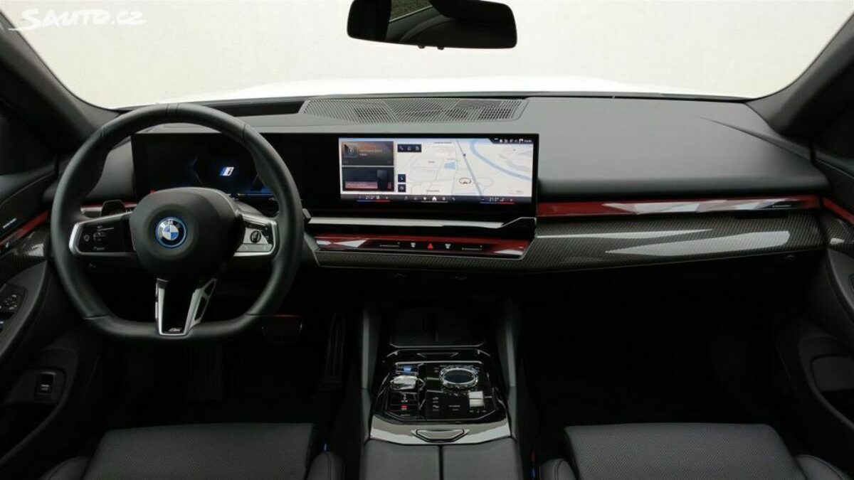 Fotografie vozu - klik pro zvětšení