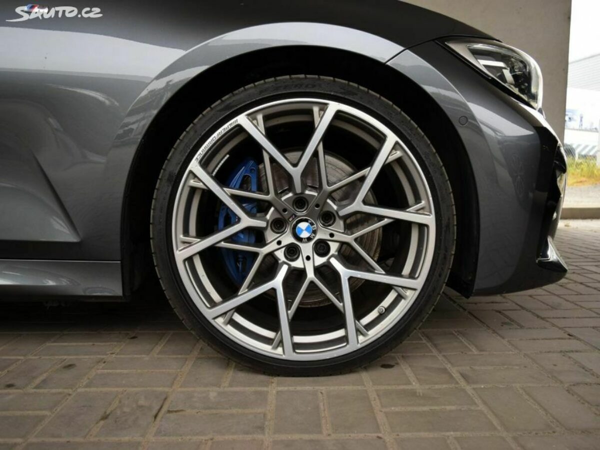 Fotografie vozu - klik pro zvětšení