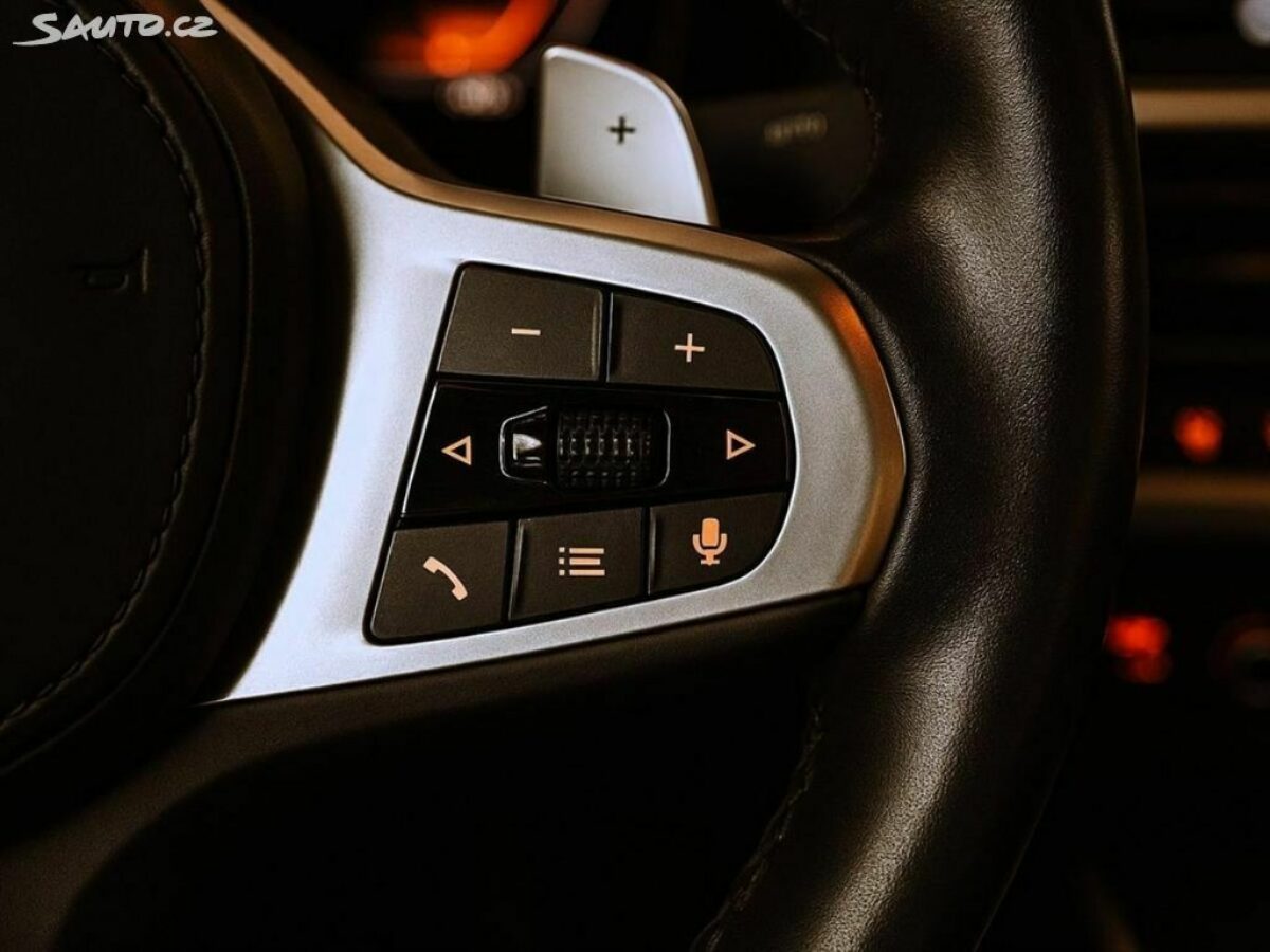 Fotografie vozu - klik pro zvětšení