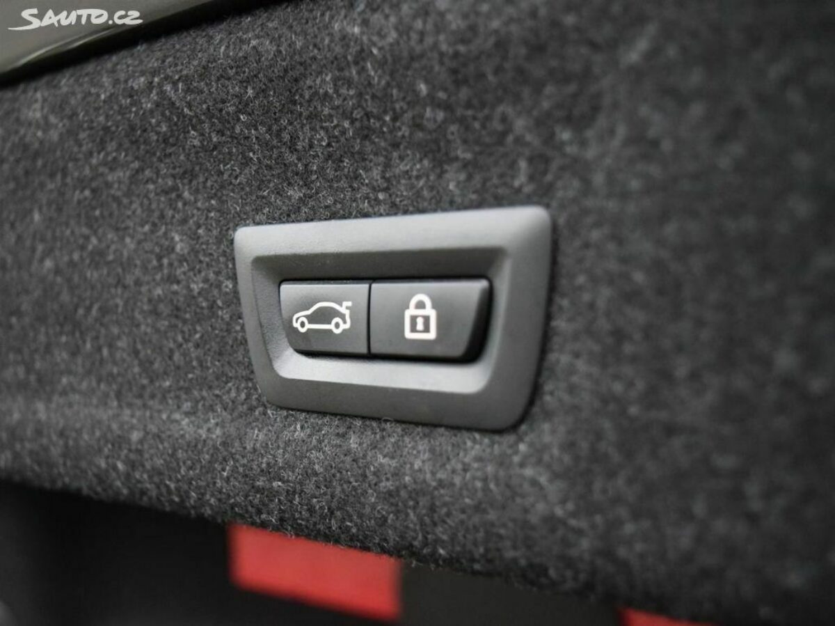 Fotografie vozu - klik pro zvětšení