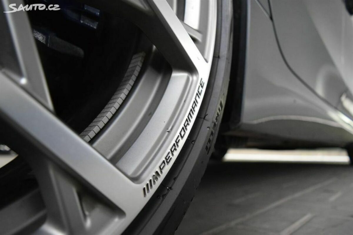 Fotografie vozu - klik pro zvětšení