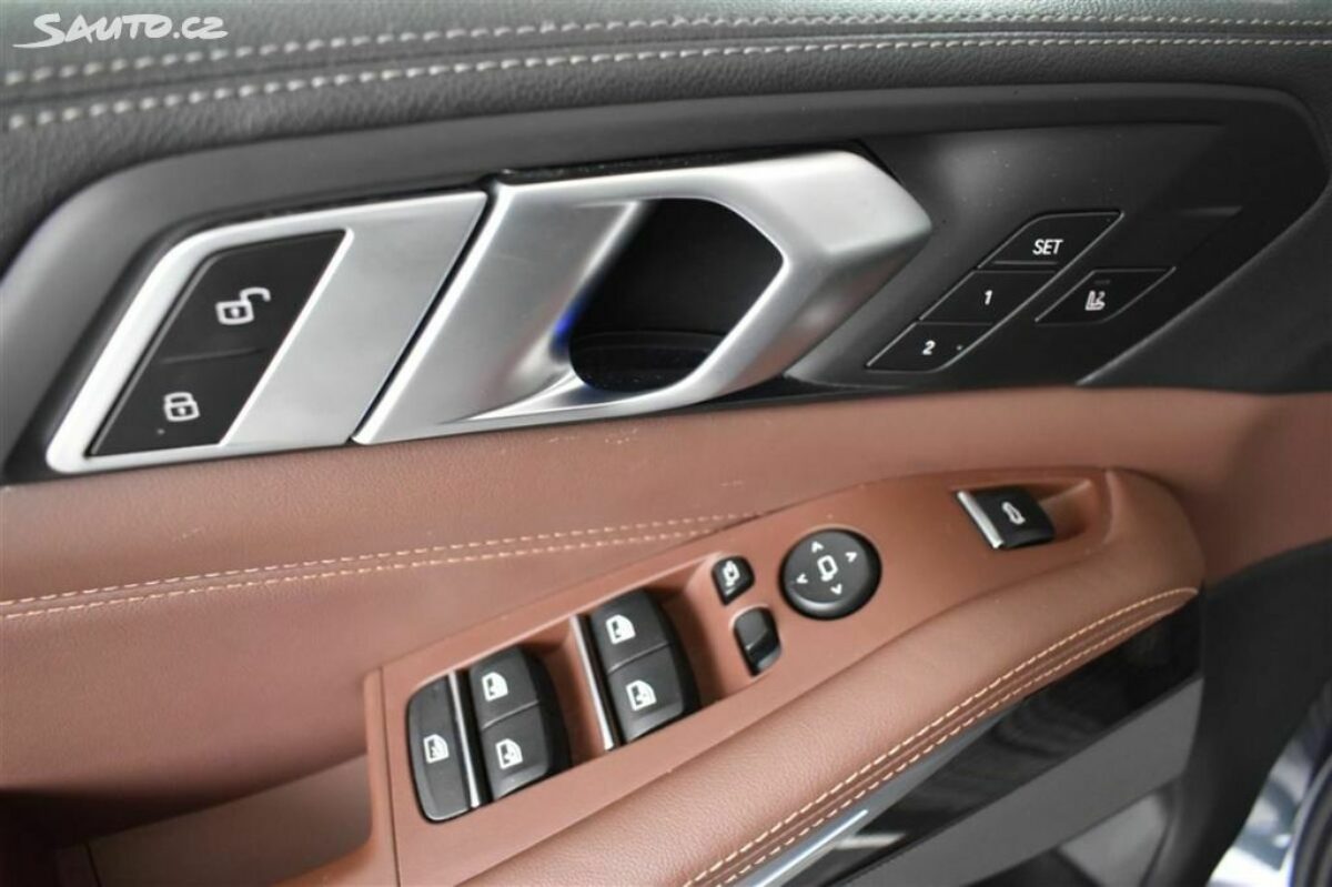 Fotografie vozu - klik pro zvětšení