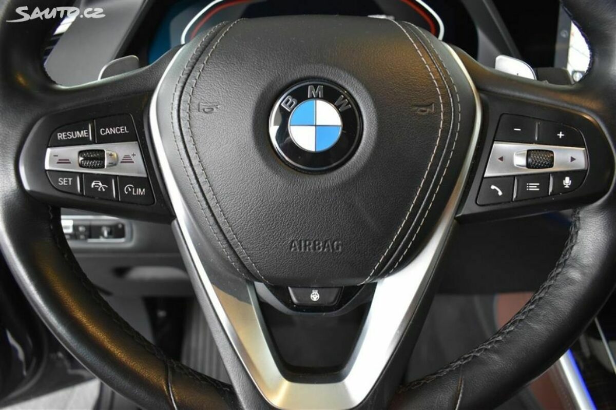 Fotografie vozu - klik pro zvětšení