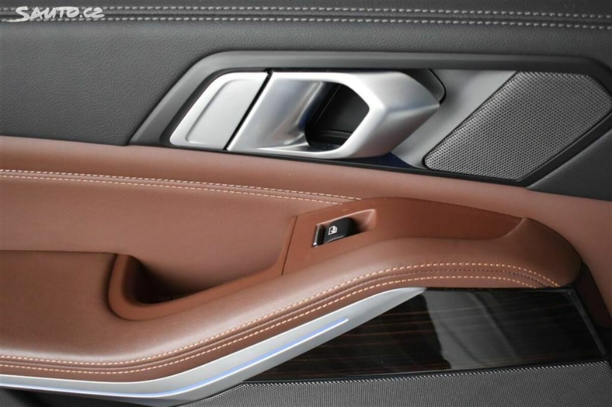 Fotografie vozu - klik pro zvětšení