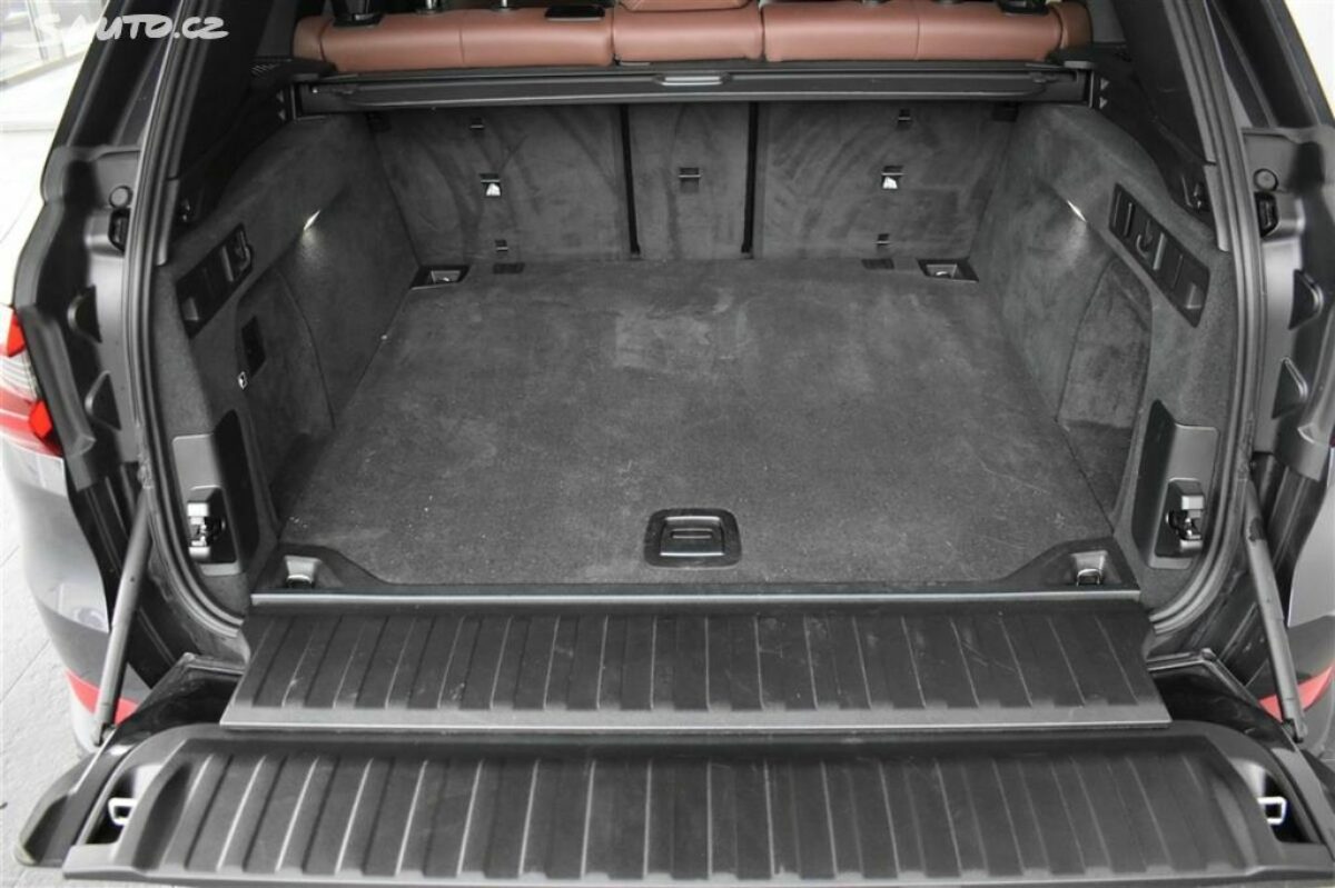 Fotografie vozu - klik pro zvětšení